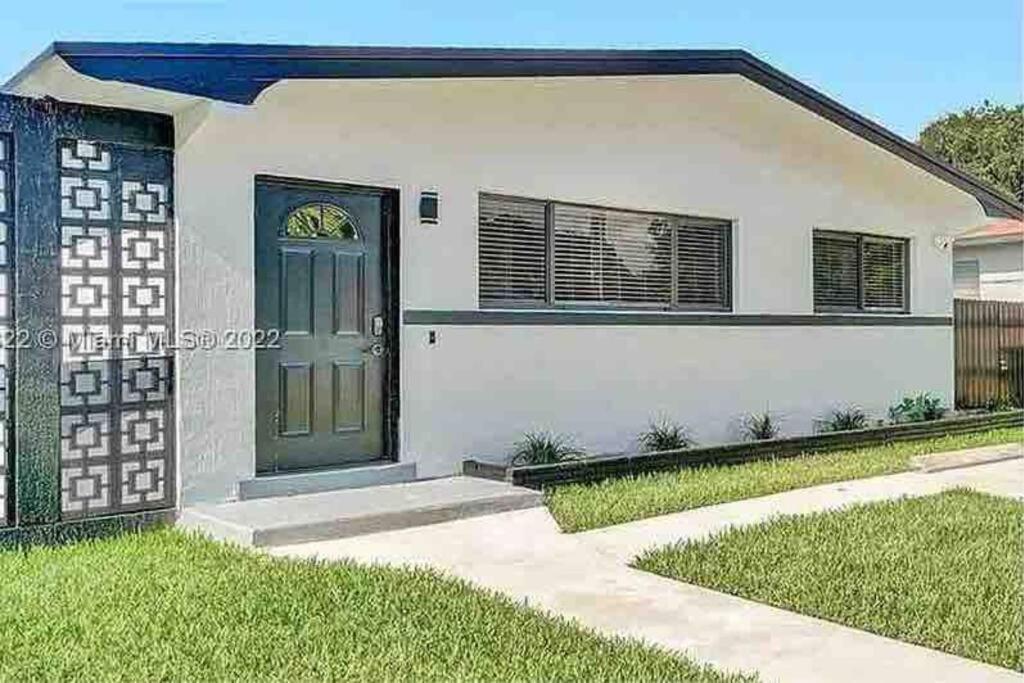 Newly Renovated/Near Sunny Isles Beach/Fre-Parking Норт-Майами-Бич Экстерьер фото